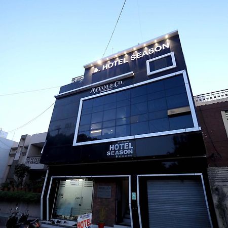 Hotel Season Ahmedabad Esterno foto
