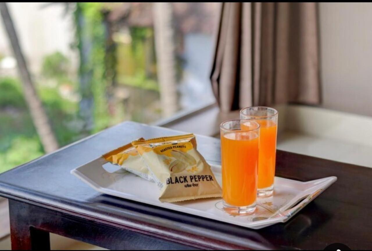 Hotel Season Ahmedabad Esterno foto