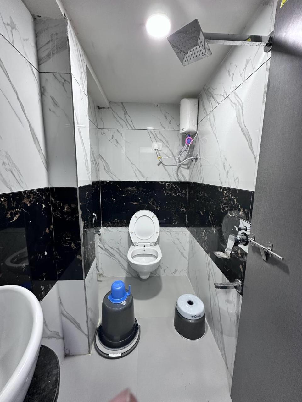 Hotel Season Ahmedabad Esterno foto