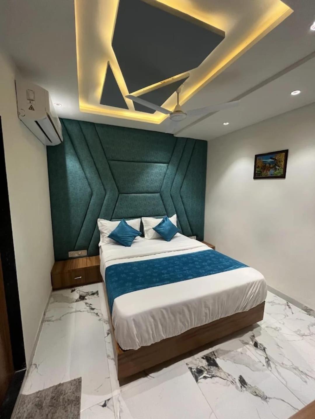 Hotel Season Ahmedabad Esterno foto