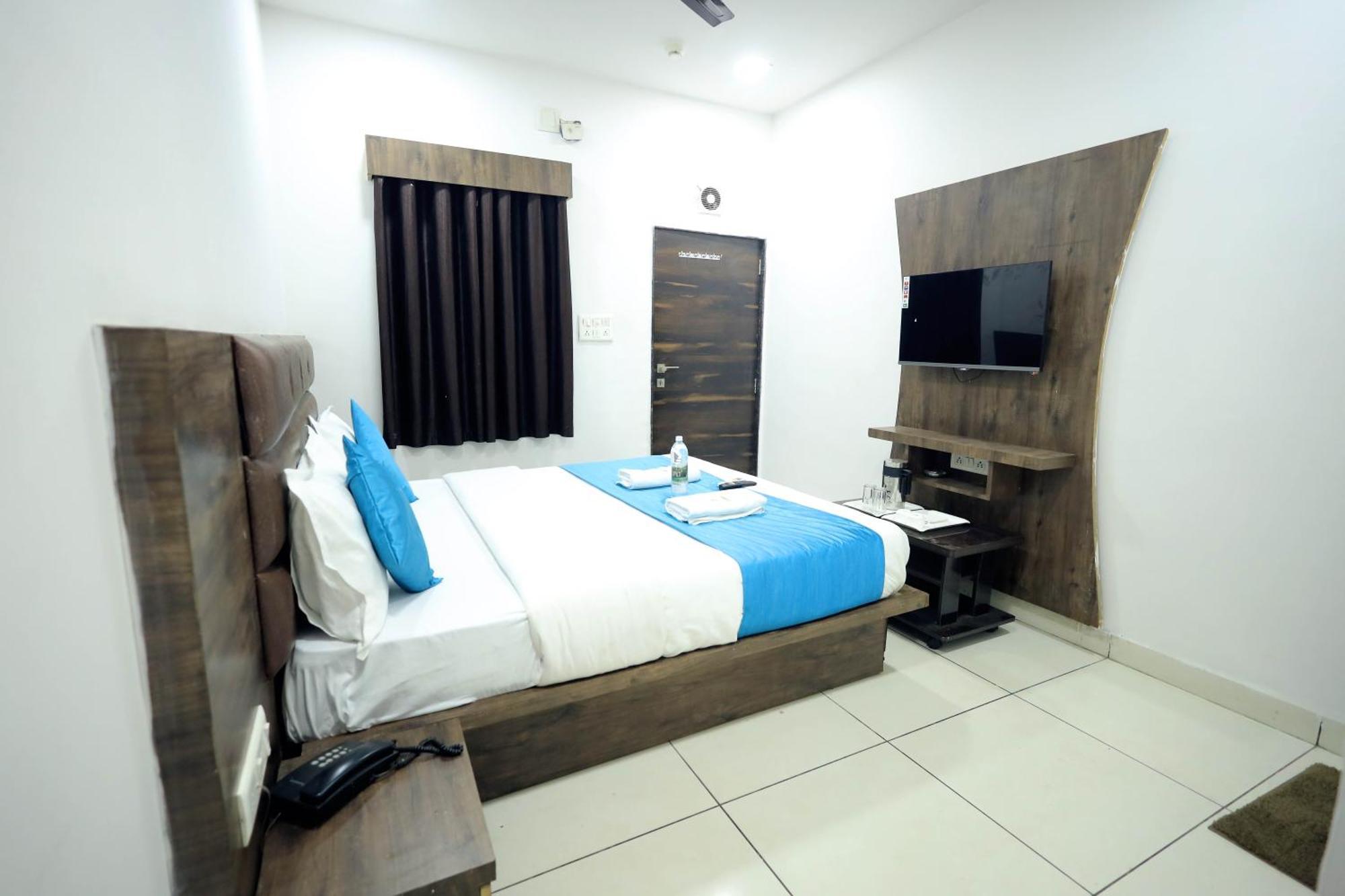 Hotel Season Ahmedabad Esterno foto