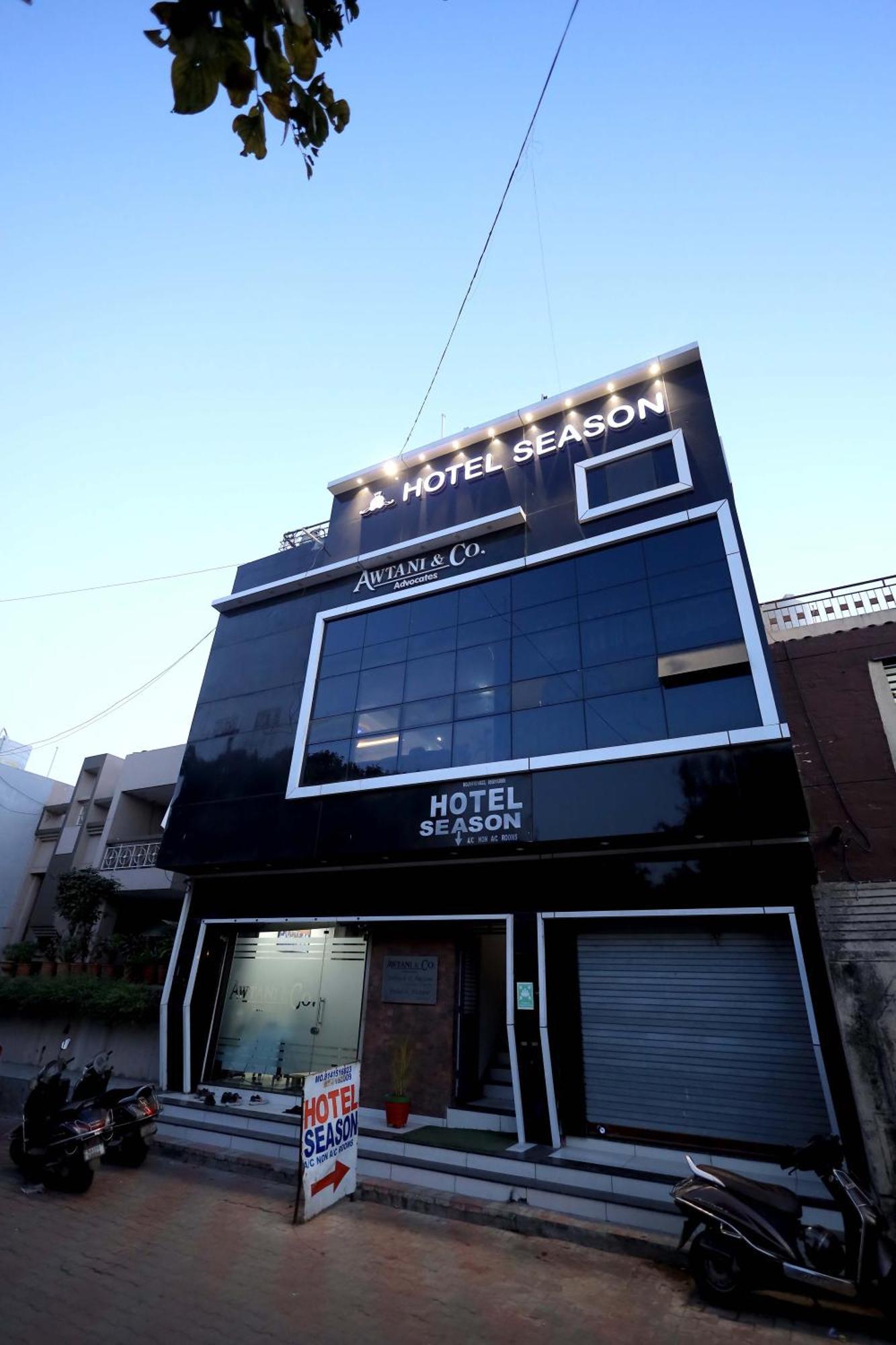 Hotel Season Ahmedabad Esterno foto