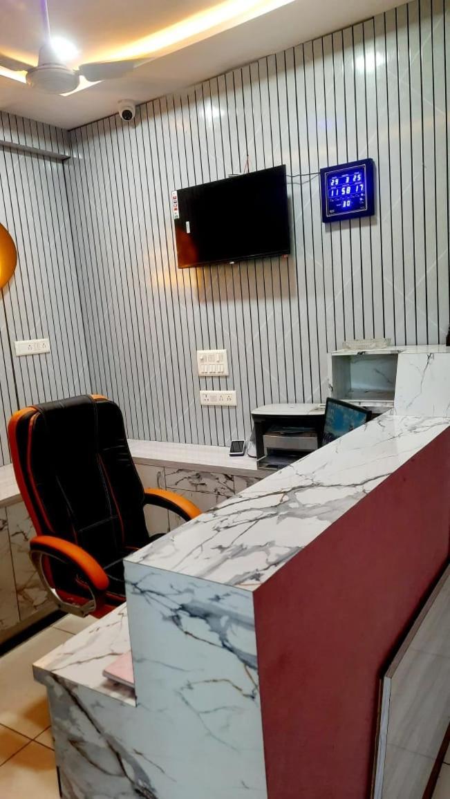 Hotel Season Ahmedabad Esterno foto